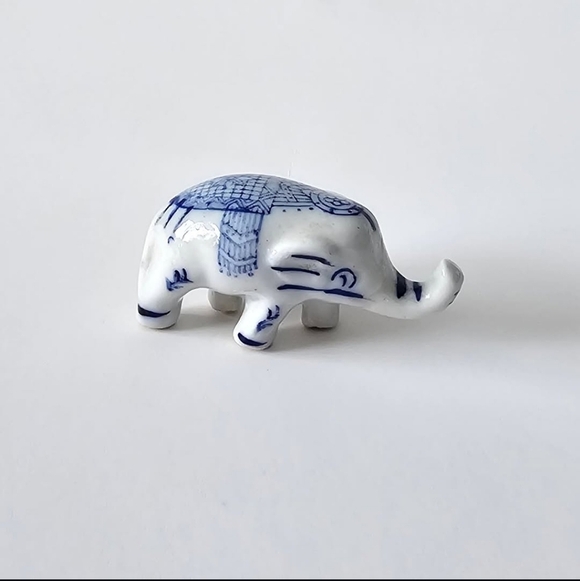 Miniature Blue and White Elephant Figurine - Picture 4 of 4
